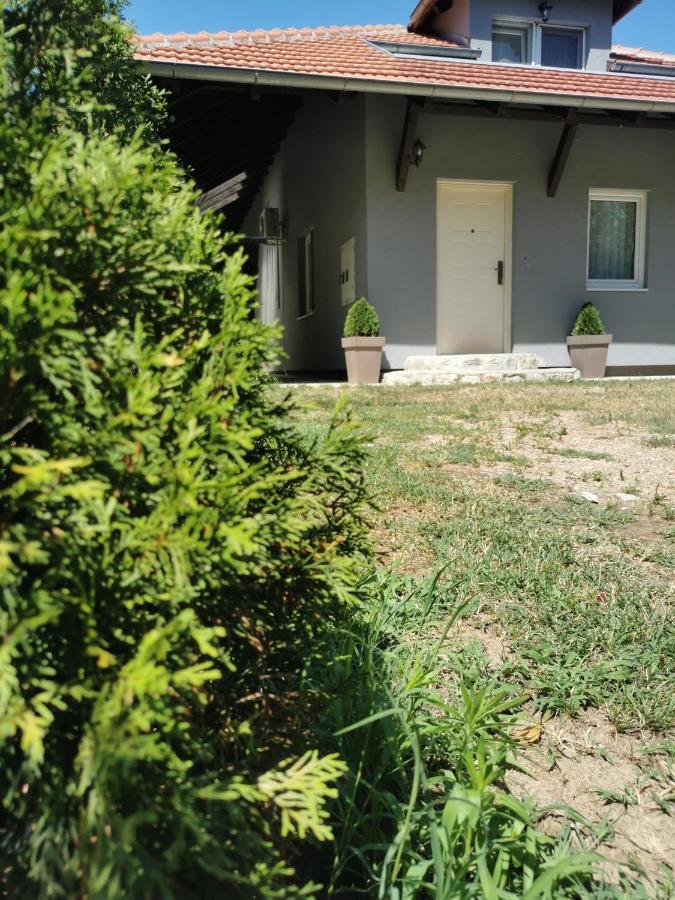 Kuca Za Odmor-Zelena Oaza Hotel Golubac Exterior photo